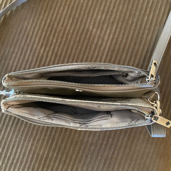 Jewell by Thirty-One Crossbody/Clutch Purse. - Picture 3 of 11